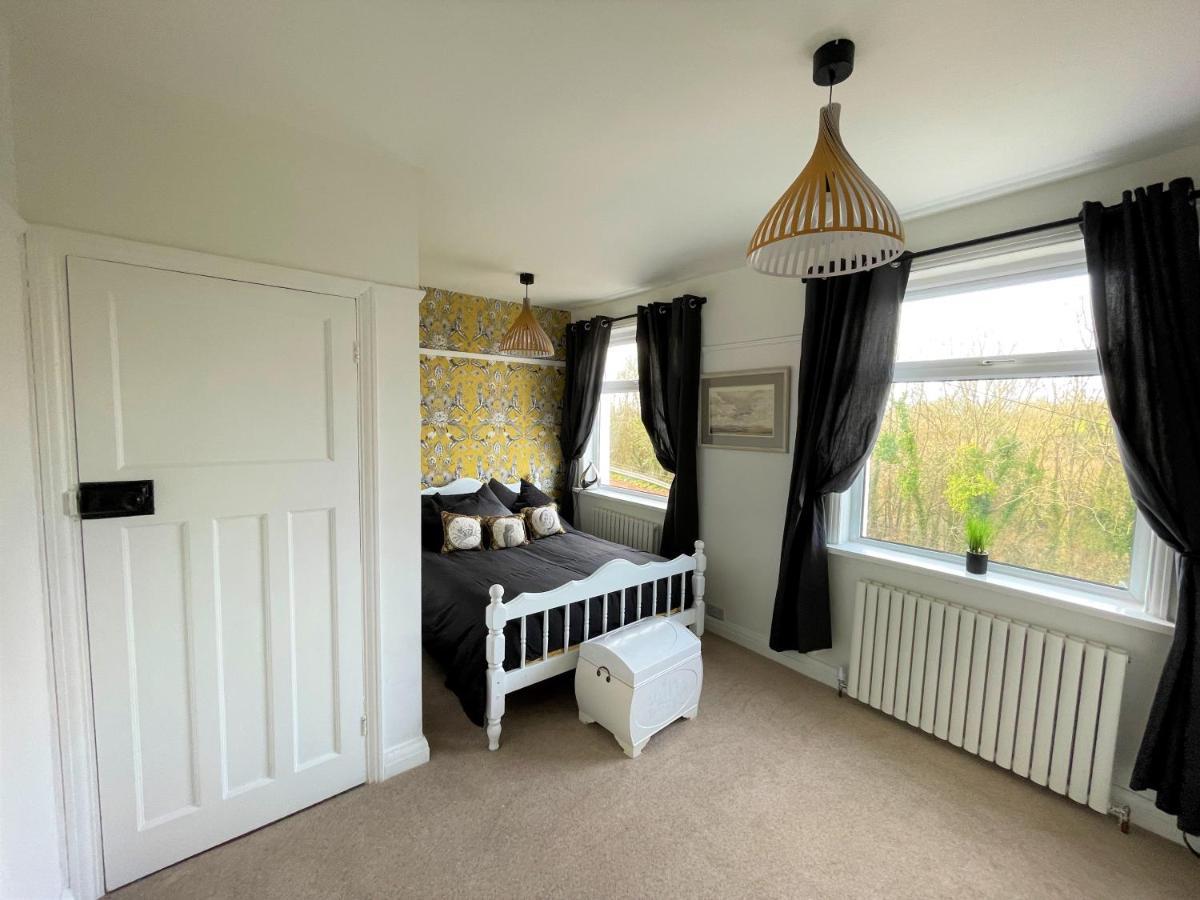 Villa Coastal Cwtch à Milford Haven Extérieur photo